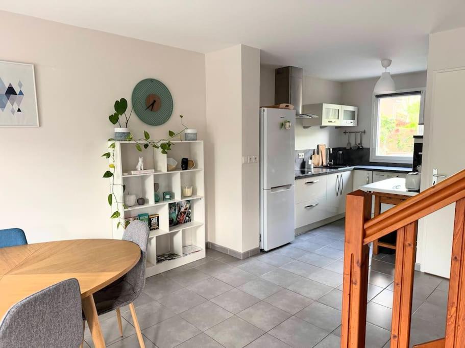 Maison Calme Avec Jardin Proche De Toulouse Luaran gambar